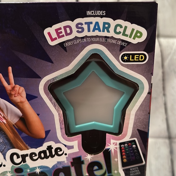 NEW! LET’S GLOW STUDIO. Craft. Create. Illuminate! LED. 29pc kit. Age 8+ - Picture 4 of 14